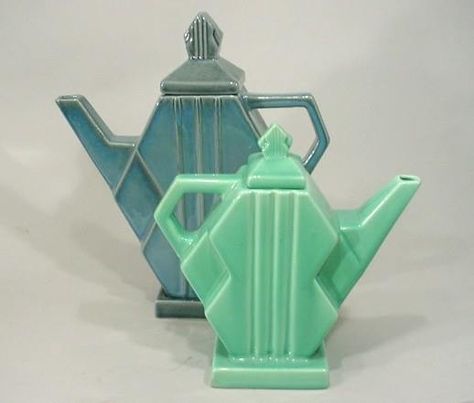 Art Deco teapots Art Deco Teapot, Arte Art Deco, Green Art Deco, Art Deco Inspiration, Deco Decor, Teapots And Cups, Art Deco Furniture, Estilo Art Deco, Art Deco Period