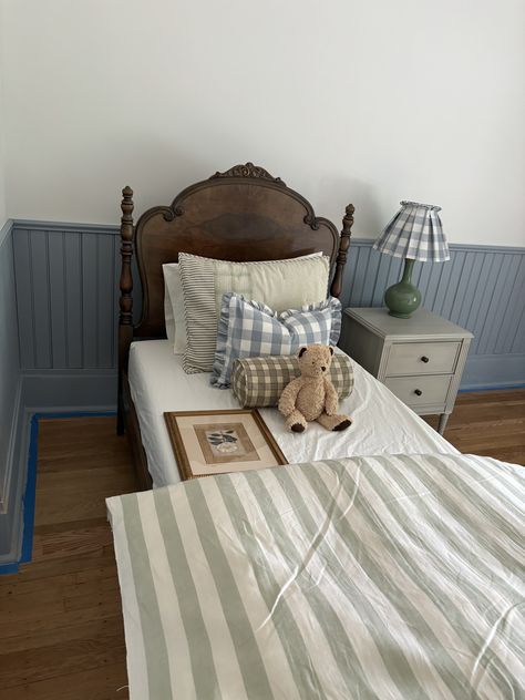 Ralph Lauren Boys Room Aesthetic, Wainscoting Kids Bedroom, Jenny Lind Bed Boys Room, Toddler Room Inspo Boy, Traditional Boys Room, Preppy Boy Room, Moody Boys Bedroom, American Boys Room, Boys Vintage Bedroom