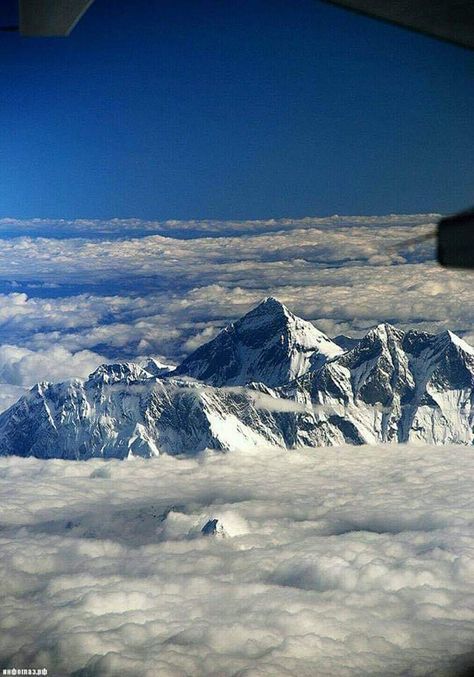 Everest Wallpaper, Monte Everest, Mount Abu, Mountain Climbing, Above The Clouds, Mountain Cabin, Beautiful Places To Visit, Planet Earth, Art Plastique