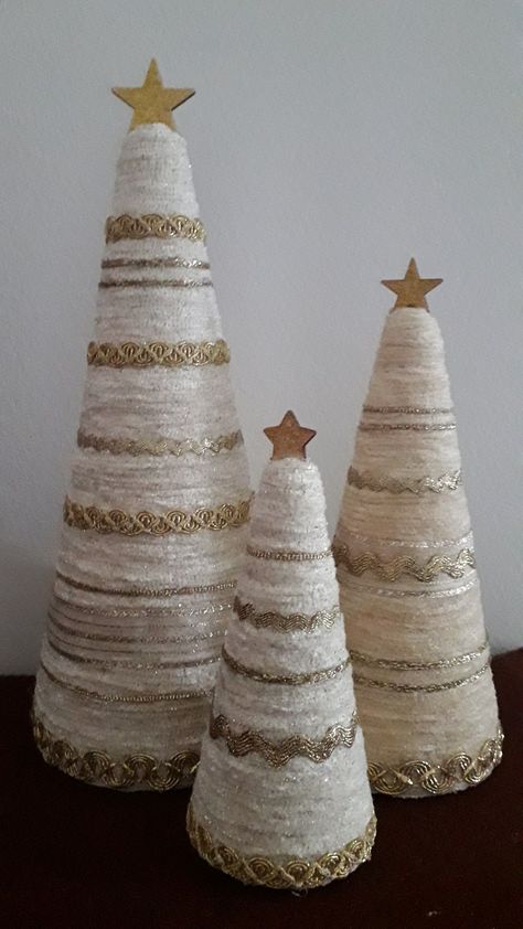 Wooden Flat Christmas Tree, Styrofoam Cone Crafts, Decorations From Recycled Materials, Make Christmas Decorations, Christmas Cones, Christmas Crafty, Christmas Craft Fair, Cone Trees, Cone Christmas Trees