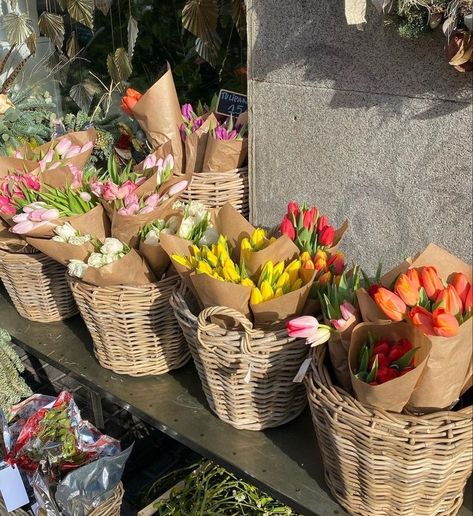 Farmers Market Display, Flower Cart, No Rain No Flowers, Flower Store, Flower Bar, Florist Shop, Nothing But Flowers, Flower Therapy, Flower Stands