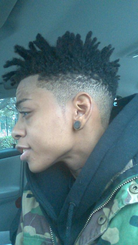 Freeform dreads High Top Dreads, Freeform Dreads, Dreadlock Hairstyles For Men, Black Men Haircuts, Pelo Afro, Black Men Hairstyles, Dread Hairstyles, Corte De Cabelo Masculino, Dreadlock Hairstyles