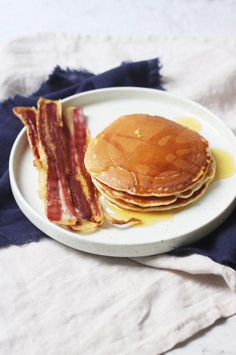 Vegan American Style Pancakes (no banana) - Supper in the Suburbs American Style Pancakes, Vegan Pancake Recipes, Pancake Calories, Perfect Pancakes, Vegan Bacon, Vegan Pancakes, Chocolate Fruit, Vegan Yogurt, Vegan Banana