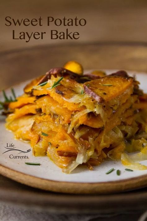 Wedges Potato, Savory Sweet Potato Recipes, Savory Sweet Potato, Sweet Potato Recipe, Courge Spaghetti, Baked Casserole, Potato Recipe, Monterey Jack, Minced Meat