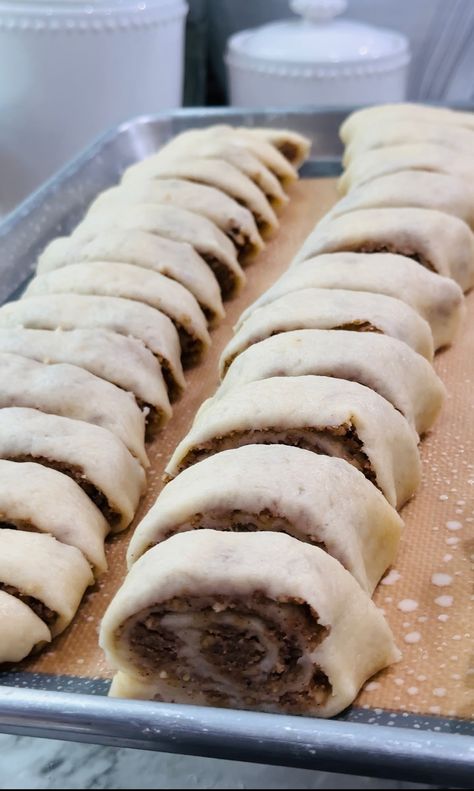 Walnut Roll Pastry - Oh My So Buttery walnuts, dough, butter, cinnamon, cloves, pastry... these are so good! #pastry #walnutrolls #baklava | galoreofflavors.com Walnut Roll Recipe, Walnut Roll, Nut Rolls, Butter Cinnamon, Walnut Recipes, Baked Rolls, Puff Pastry Recipes, Pastry Recipes, Baklava