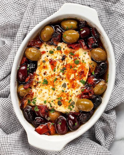 Feta With Tomatoes, Baked Feta Recipe, Nye 2024, Tomato Bake, Chickpea Spinach, Makanan Italia, Baked Feta, Feta Recipes, Food Bowls