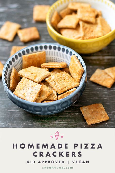 Deliciously crunchy pizza crackers that are great for snacks, lunch boxes and birthday parties. Gobbled up by kids and adults alike and suitable for vegans. #pizzacrackers #snacks #healthysnacks #lunchbox #vegan #vegetarian #healthykidsfood Snacks Lunch Boxes, Pizza Crackers, Vegetarian Kids, Healthy Party Food, Pizza Fatta In Casa, Homemade Crackers, Making Homemade Pizza, Lunch Box Snacks, Vegan Kids