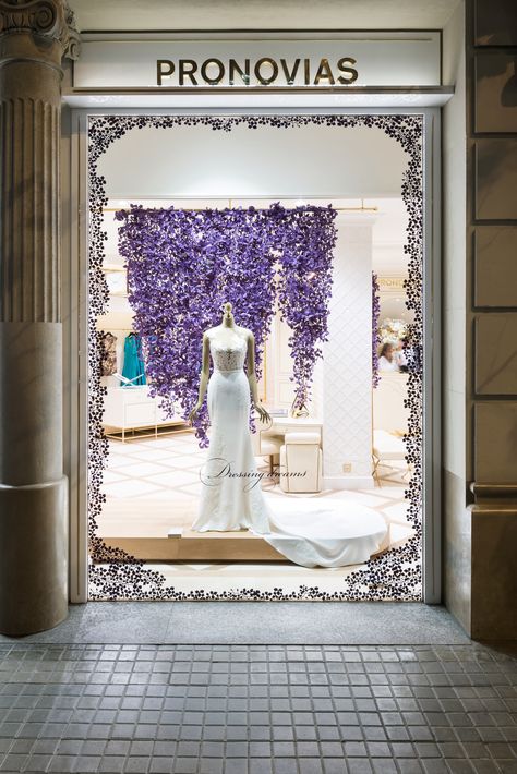 Bridal Shop Interior, Bridal Shop Ideas, Boutique Window Displays, Dresser Display, Bridal Boutique Interior, Summer Window Display, Fashion Window Display, Wedding Window, Windows Display