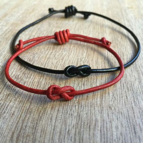 Bracelets Simple, Sliding Knot Bracelet, Diy Bracelets Tutorials, Bracelet Couple, Couple Bracelet, Bracelets Handmade Diy, Bracelet Craft Diy, Bracelet Minimalist, Cord Jewelry