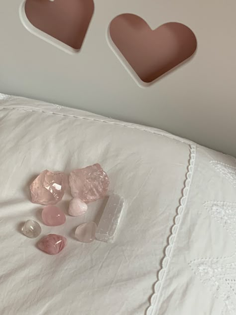 Aesthetic Roses, Crystal Aesthetic, Pink Stones, Pretty Rocks, Junk Drawer, Everything Pink, Rose Quartz Crystal, Pink Quartz, Soft Girl