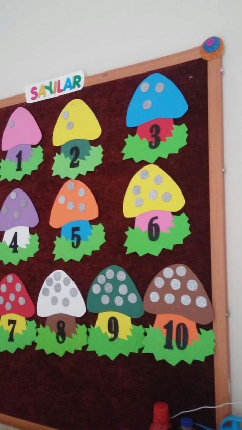 Nursery Class Decoration, Soft Board Decoration, Preschool Decor, School Kids Crafts, Diy Classroom Decorations, School Board Decoration, Preschool Classroom Decor, Preschool Arts And Crafts, Preschool Art Activities