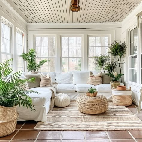 Sun Porch Off Dining Room, Sunroom Attached To House, Sunroom Sitting Area, White Sunroom Ideas, Sunroom Porch Decorating Ideas, Cosy Sunroom, Relaxing Sunroom Ideas, Sunroom Decorating Ideas Farmhouse Style, Sunroom Ideas Plants