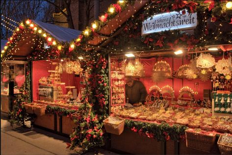 Christmas Market Stall, Church Christmas Party, Christmas Arch, German Christmas Markets, Christmas Town, German Christmas, Warm Christmas, Christmas Gift Shop, Christmas Tree Farm