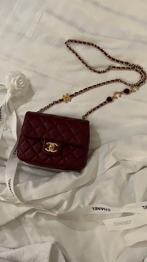 Chanel Classic Flap Mini AW22 in perfect buegundy Chanel Mini Classic Flap, Mini Chanel Bag, Chanel Mini Bag, Chanel Mini Flap Bag, Wishlist 2024, Bag Obsession, Chanel Mini, Square Bag, Classic Flap