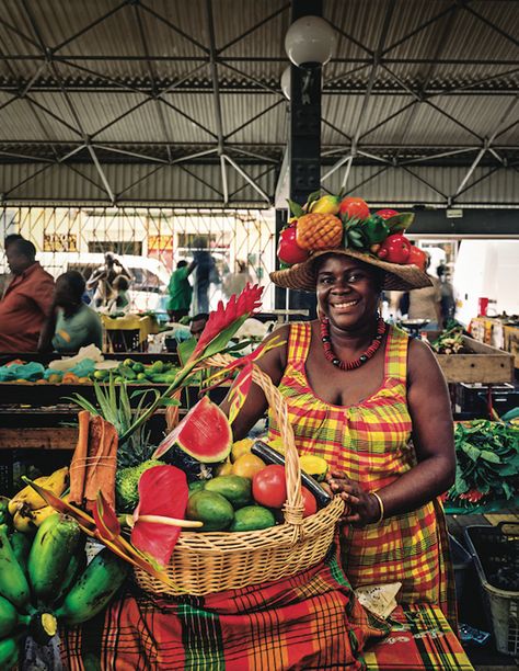 Marché couvert de Fort-de-France. Caribbean Market, Jamaican Culture, Caribbean Culture, Lesser Antilles, African Market, Caribbean Art, Local Market, Antigua And Barbuda, Caribbean Sea