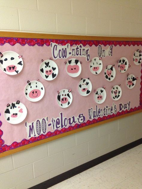 "Cow-nting" on a "Moo-velous" Valentines Day....these are some pretty creative cows! February Theme Classroom Door, February Themed Bulletin Boards, Cow Themed Valentines, Valentine’s Day Bulletin Board Kindergarten, Cow Theme Classroom Bulletin Boards, February Classroom Themes, February Craft Kindergarten, Farm Classroom Bulletin Boards, Valentines Day Boards Preschool