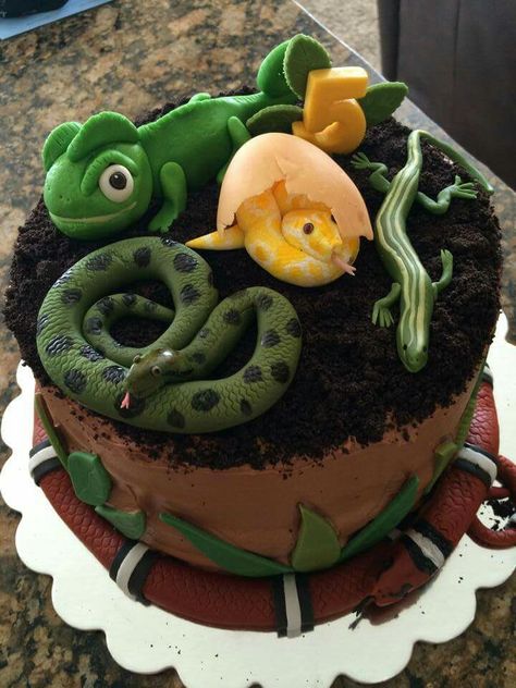 Oh I Love Chocolate Cake!  Along with Creepy, Crawly, and Cute Sugar Art Cake Toppers Reptile Themed Birthday Cake, Reptile Cake Ideas, Reptile Cakes For Boys, Reptile Cake, Lizard Cake, Holiday Cake Designs, Bug Birthday Cakes, Snake Cakes, Snake Birthday