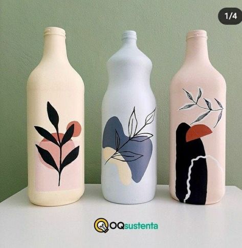 Glass Bottles Art Diy, Cute Bottle Painting, Aesthetic Bottle Painting, Aesthetic Bottle Art, Bottle Art Ideas Paint, Glass Bottle Painting Designs, Bottle Painting Ideas, Glass Bottle Diy Decoration, Glass Bottle Painting