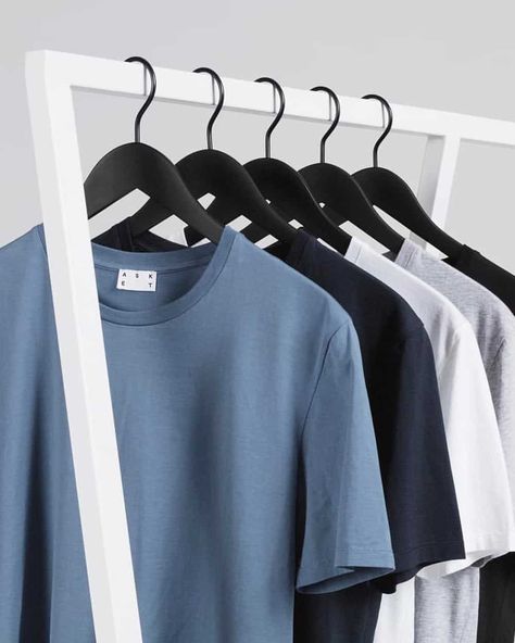 T Shirt Hanging Display, Merch Photography, Flatlay Clothes, Clothes Photography, Mens Smart Casual Outfits, Polo Shirt Outfits, Trendy Shirt Designs, Smart Casual Men, Clothes Rail