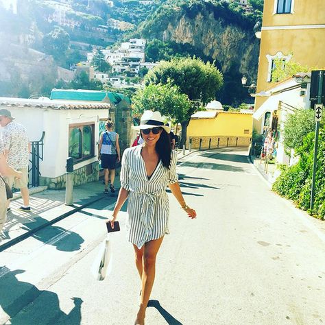 Meghan Markle Blog, Italian Vacation Outfit, The Tig Meghan Markle, Meghan Markle Instagram, Harry Girlfriend, Italian Hat, Estilo Meghan Markle, The Tig, Cowgirl Style Outfits