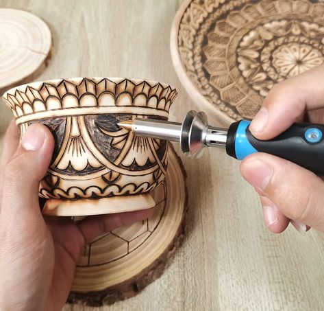 Best Wood Burning Tool, Pen Projects, Wood Burning Pen, Wood Burning Techniques, Wood Burning Tool, Woodburning Projects, Embossed Fabric, Wood Burning Kits, Creative Diy Gifts