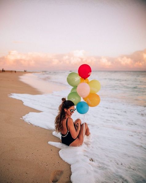 40th Birthday Beach Photo Shoot Ideas, Oahu Resorts, Beach Birthday Photoshoot, Best Island In Hawaii, Oahu Itinerary, Birthday At The Beach, Things To Do In Oahu, Hawaii Itinerary, Oahu Beaches