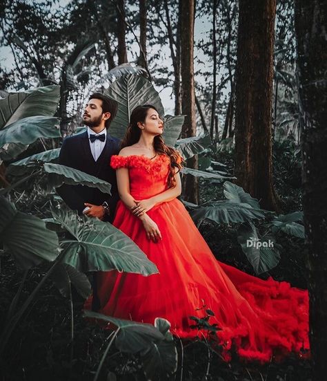 Pre Wedding Dresses Ideas, Prewedding Shoot Dresses, Pre Wedding Shoot Outfit Ideas Indian, Pre Wedding Photoshoot Outdoor Dresses, Pre Wedding Photoshoot Outfit Indian, Pre Wedding Photoshoot Outfit Dresses, Pre Wedding Poses Indian, Pre Wedding Shoot Ideas Photo Poses, Pre Wedding Poses Outdoor