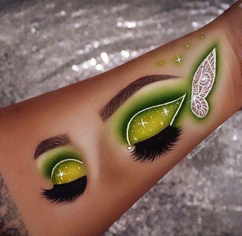 Tinker Bell Makeup Looks, Tinkerbell Nails Designs, Tinker Bell Makeup, Tinkerbell Makeup, Sweet 16 Makeup, Spring Eye Makeup, Disney Character Makeup, Disney Inspired Makeup, Holloween Makeup