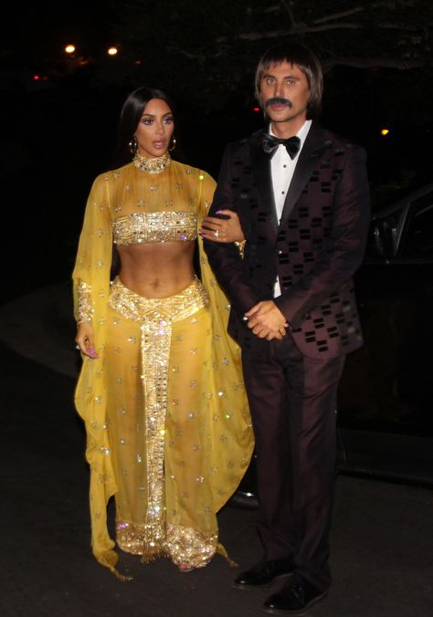 Kim Kardashian and Jonathan Cheban transform into Sonny & Cher for Halloween Sonny And Cher Costumes, Kim Kardashian Costume, Kardashian Halloween Costume, Kim Kardashian Halloween, Cher Costume, Jonathan Cheban, Sonny Cher, Dancer Style, Spitting Image