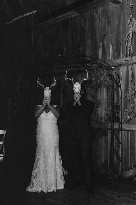 Creepy Wedding Photos, Dark Wedding Photoshoot, Grunge Wedding Aesthetic, Goth Wedding Photos, Dark Couple Photoshoot, Satanic Wedding, Scary Wedding, Dark Wedding Aesthetic, Grunge Wedding