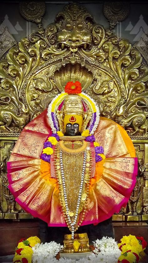 Mahalakshmi Goddesses Kolhapur, Ambabai Kolhapur, Mahalaxmi Hd Wallpaper, Kolhapur Mahalakshmi, Maharaj Wallpapers, Brass Wall Hanging, Swami Samarth, Shivaji Maharaj, Goddess Decor