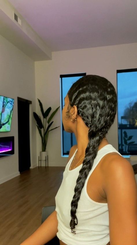 - Check more at https://howcandothis.com/hairstyleideas/135252/ Braided Ponytail On Natural Hair, Long Curly Hair Naturally, Sincerely Niya, Natural Protective Hairstyles, Straightened Hairstyles, Curly Natural Hair, Chocolate Girl, Protective Hairstyle, Pelo Afro