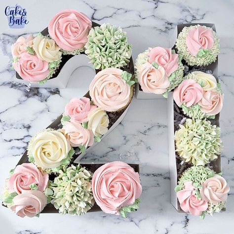 Flower Cupcake Cake, 21st Birthday Cupcakes, Monogram Cupcakes, 21st Birthday Themes, Baking Birthday Parties, Small Birthday Cakes, Pull Apart Cupcake Cake, Pull Apart Cake, 21st Cake