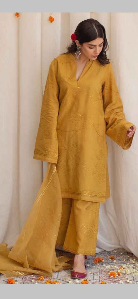 Yellow Kurti For Haldi Function, Shirts Designs Pakistani, Eid Outfits Pakistani, Pakistani Kurti Designs, Mustard Yellow Outfit, Short Kurti Designs, Latest Abaya, Shalwar Kameez Designs, Diy Belt For Dresses