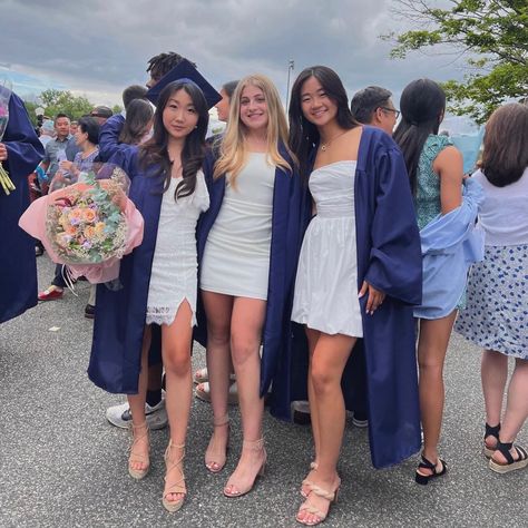 Grad Dress Under Gown, White Graduation Dress With Cap And Gown, Awards Ceremony Outfit School, What To Wear To Graduation Party Guest Outfit, Graduation Outfit Middle School, Under Graduation Gown Outfit, Grad Dress Aesthetic, What To Wear To Graduation Ceremony, Grad Ceremony Outfit