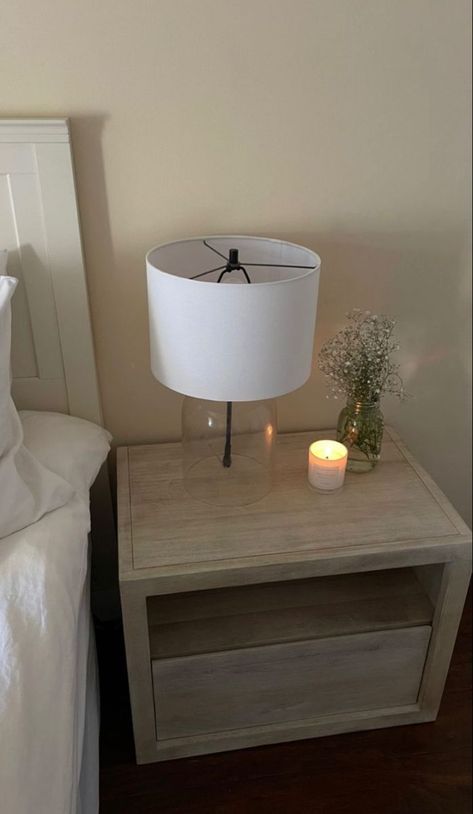 Small Nightstand Decor, Zara Home Side Table, Minimalist Nightstand Decor, Bed Side Table Styling, Bed Side Table Ideas, Beside Table Decor, Side Table Aesthetic, Aesthetic Side Table, Bed Side Table Decor