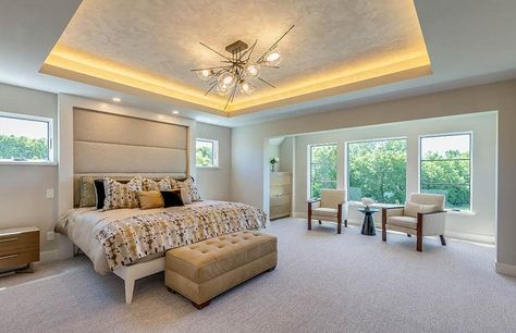 Master bedroom with indirect accent light tray ceiling platform bed Bedroom Inspirations Modern, American Style Homes, Coffered Ceiling Design, Sanctuary Bedroom, Gold Bedroom, Tray Ceiling, Bedroom Ceiling, Boho Bedroom Decor, Couple Bedroom