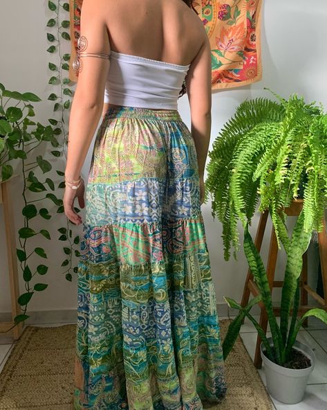 Sua nova calça Hippie favorita, Calça Groovy!🍄🌞🧡🧝‍♀️💚 Tam: único (veste do 34 ao 42) #hippiestyle #calçahippie #bohostyle #groovy #vestuariofeminino Earth Princess, Outdoorsy Style, Kool Kids, Boho Clothes, Fashion Vibes, Hippie Style Clothing, Pretty Clothes, Hippie Style, Outfits Ideas