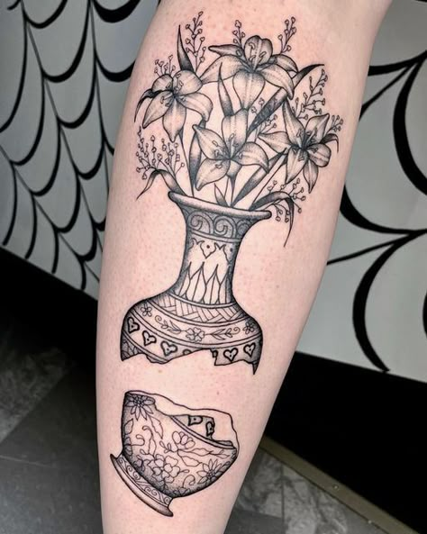 Shattered Vase Tattoo, Broken Vase With Flowers Tat, Broken Vase Illustration, Broken Vase Tat, Floral Vase Tattoo, Broken Vase With Flowers, Cracked Vase Tattoo, Vase With Flowers Tattoo, Tats Aesthetic