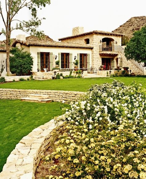 Mediterranean Farmhouse Exterior, Rustic Mediterranean Farmhouse, Mediterranean Farmhouse, Rustic Italian Home, Rustic Mediterranean, Mediterranean Exterior, Farmhouse Exterior Design, Casa Country, Mediterranean Style Homes