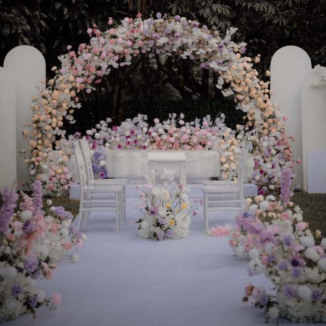 Experience the beauty of a garden wedding at Laman Dusun, surrounded by fresh air and natural elegance. Our client's request for a white base with a combination of flowers brings this stunning dais theme to life. Swipe to see the intricate details that make this setup unforgettable. From the wedding of Win & Hanif Photo by : @therasaa.co Decor by : @riasan.my Let us turn your dreams into reality. . For rates & packages kindly fill in the form on our website . www.rumahdusun.com.my or kin... Purple And White Wedding Theme, Purple And White Wedding, Flower Combinations, Garden Theme Wedding, White Wedding Theme, Wedding Backdrop Decorations, Dreams Into Reality, Aisle Decor, Garden Theme