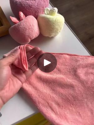 Pastor Eddie Ladzekpo How To Fold A Washcloth Fancy, Folding Washcloths Fancy, Folding Towels Fancy, Towel Creations, Baby Shower Souvenir, Towel Folding Ideas, Handkerchief Folding, Towel Origami, Washcloth Crafts