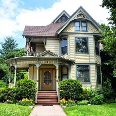 Harris House, Porch Supports, Old Victorian Homes, Folk Victorian, Victorian Style Homes, The Marshall, Victorian Architecture, Victorian House, Row House