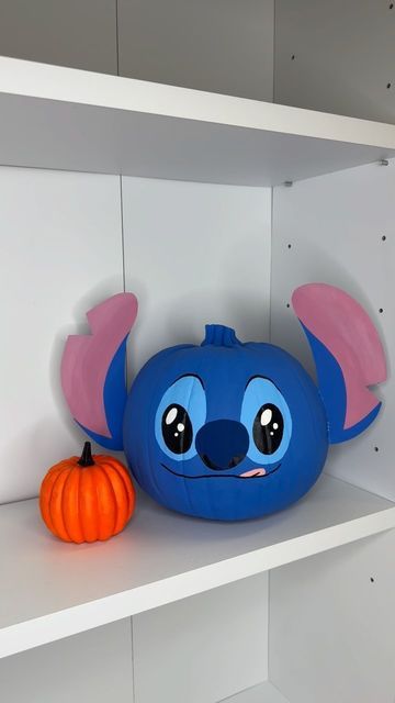 Stitch Pumpkin Paint, Mickey Mouse Painted Pumpkin, Stitch Painted Pumpkin, Stitch Pumpkin Painting, Stitch Pumpkin, Creative Pumpkin Painting, Stitch Ears, Creative Pumpkins, Pumpkin Ideas