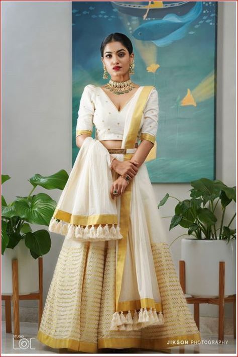 Actress Saniya Iyappan Glam Photoshoot | Kerala Lives Kerala Style Skirt And Top, Onam Look, Onam Outfits Ideas, Saniya Iyappan, Kerala Dress, Onam Dress, Onam Outfits, Kerala Saree Blouse Designs, Reception Outfits