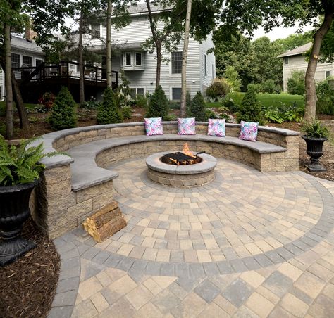 Fire Pit With Seating, Paver Fire Pit, Outdoor Fire Pit Seating, Outdoor Fire Pit Area, Fire Pit Seating Area, Outdoor Fire Pit Designs, Fire Pit Landscaping, Outdoor Fireplaces, Backyard Seating