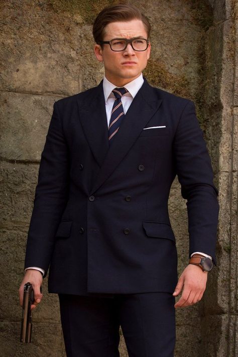 The Kingsman Sequel Is About to Blow the First Film Out of the Water Kingsman Suits Style, Kingsmen Suit, Daper Man, Kingsman Suits, Double Breasted Suit Men, Kingsman The Secret Service, Stylish Mens Suits, Blue Suit Men, Classy Suits