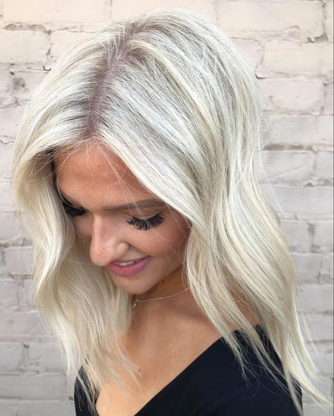 Platinum Blonde Foils, Platinum Hair With Dimension, Platinum Foils, Full Foil Blonde, Full Head Blonde Foils, Full Foil Highlights Blonde, Full Highlights Blonde, Airtouch Blonde, Full Foil