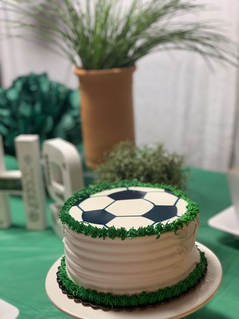 Soccer Ice Cream Cake, Soccer Cakes Ideas, Soccer Cake Easy, Soccer Smash Cake, Simple Soccer Cake, Soccer Themed Birthday Cake, Soccer Cakes For Boys, Soccer Cake Ideas For Boys, Soccer Cake Ideas