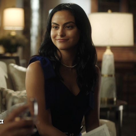 Veronica Lodge season 5 Veronica Lodge Riverdale, Riverdale Veronica, Camila Mendes, Veronica Lodge, First Daughter, Twin Sisters, Simple Elegant, Romantic Style, Riverdale